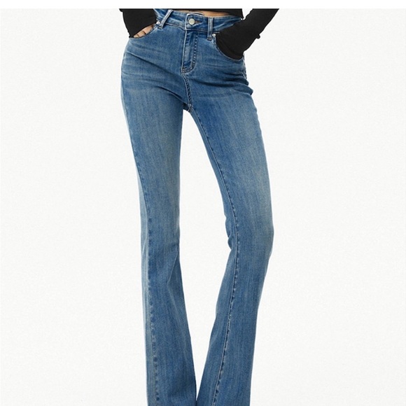 TWO Pair Commense Fit & Flair Jeans 
One medium wash one light wash - Picture 4 of 4